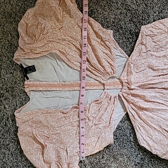 STUNNING FLORAL CUT OUT DRESS WITH LONG SLEEVES - Picture 6 of 10